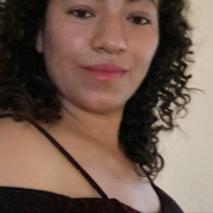 Meet your Posher, Damaris